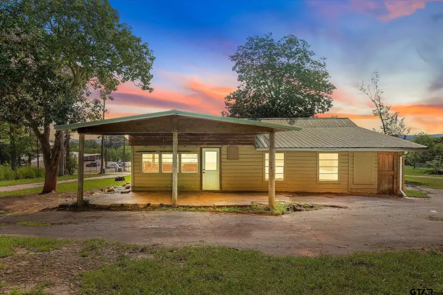 505 N Willis Street, Daingerfield, TX 75638 - #3
