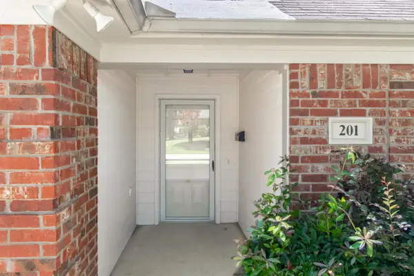 5401 Hollytree Dr #201, Tyler, TX 75703