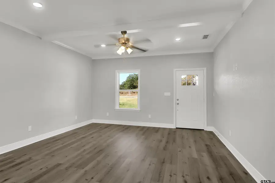 614 N COMMERCE, Overton, TX 75684 - #2