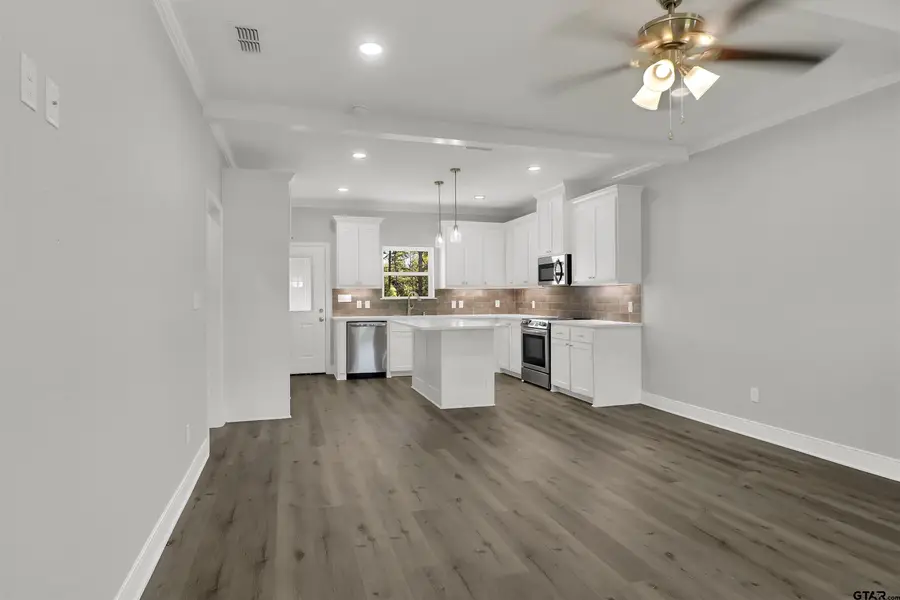 614 N COMMERCE, Overton, TX 75684 - #3