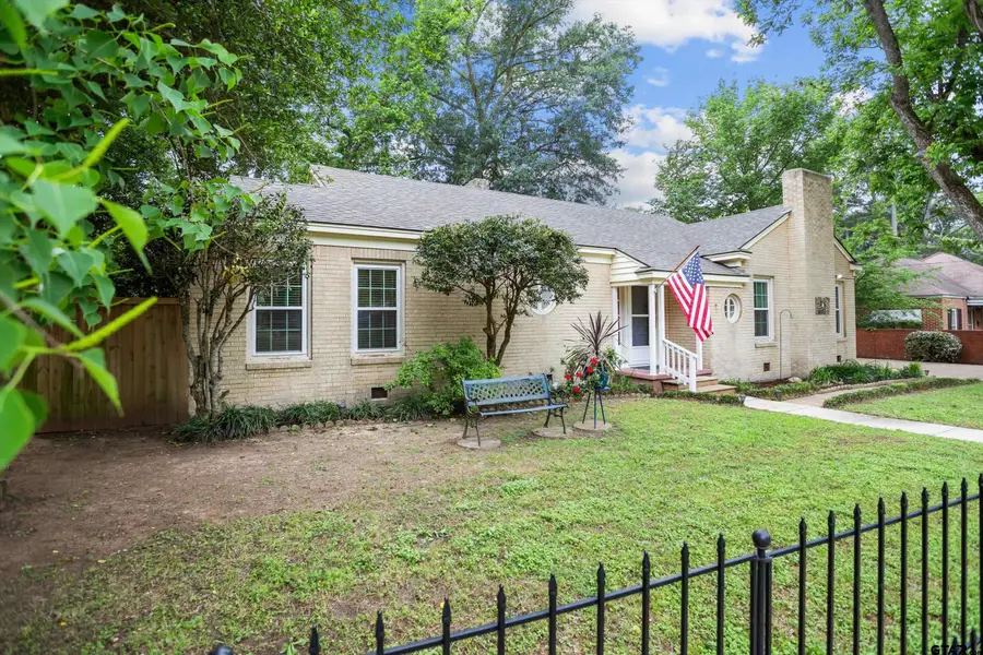 419 E Bell Avenue, Crockett, TX 75835 - #2