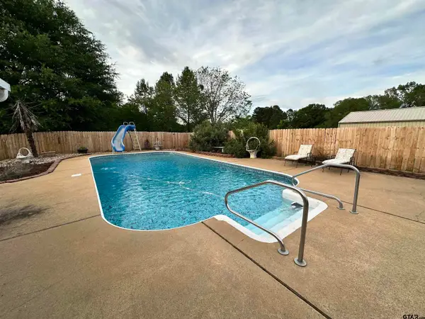 287 Hollybrook Dr., Kilgore, TX 75662