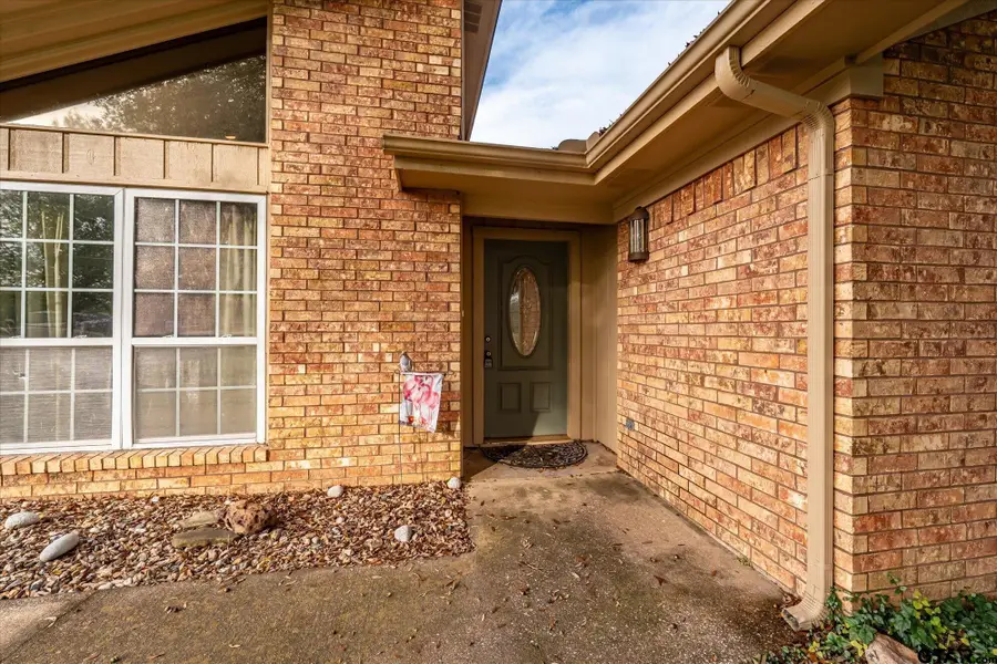 287 Hollybrook Dr., Kilgore, TX 75662 - #2