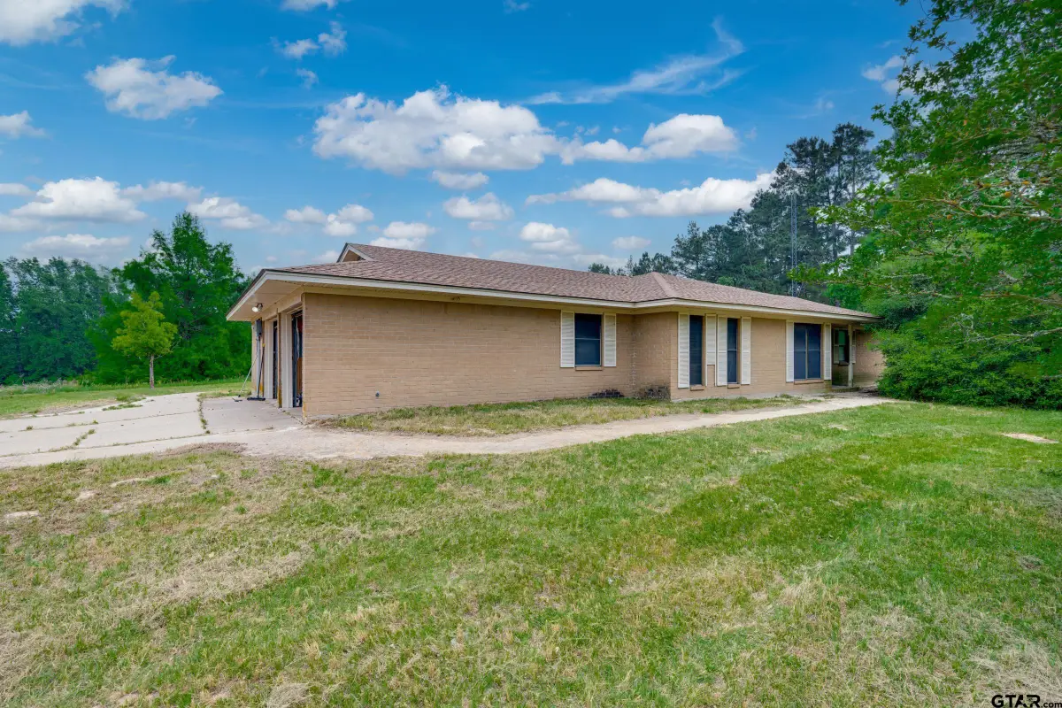 1054 AN COUNTY ROAD 415, Palestine, TX 75801 - #1