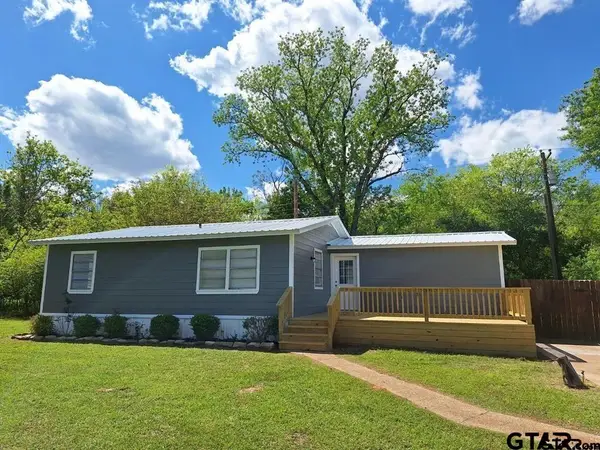 11148 Clover Ln, Frankston, TX 75763