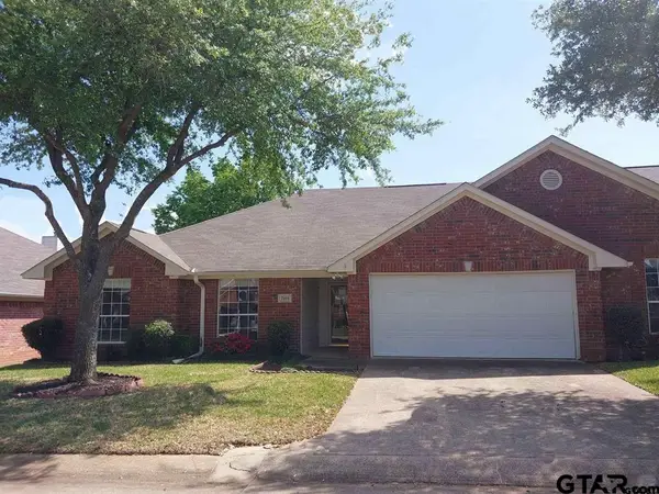 5401 #2101 Hollytree Drive, Tyler, TX 75703