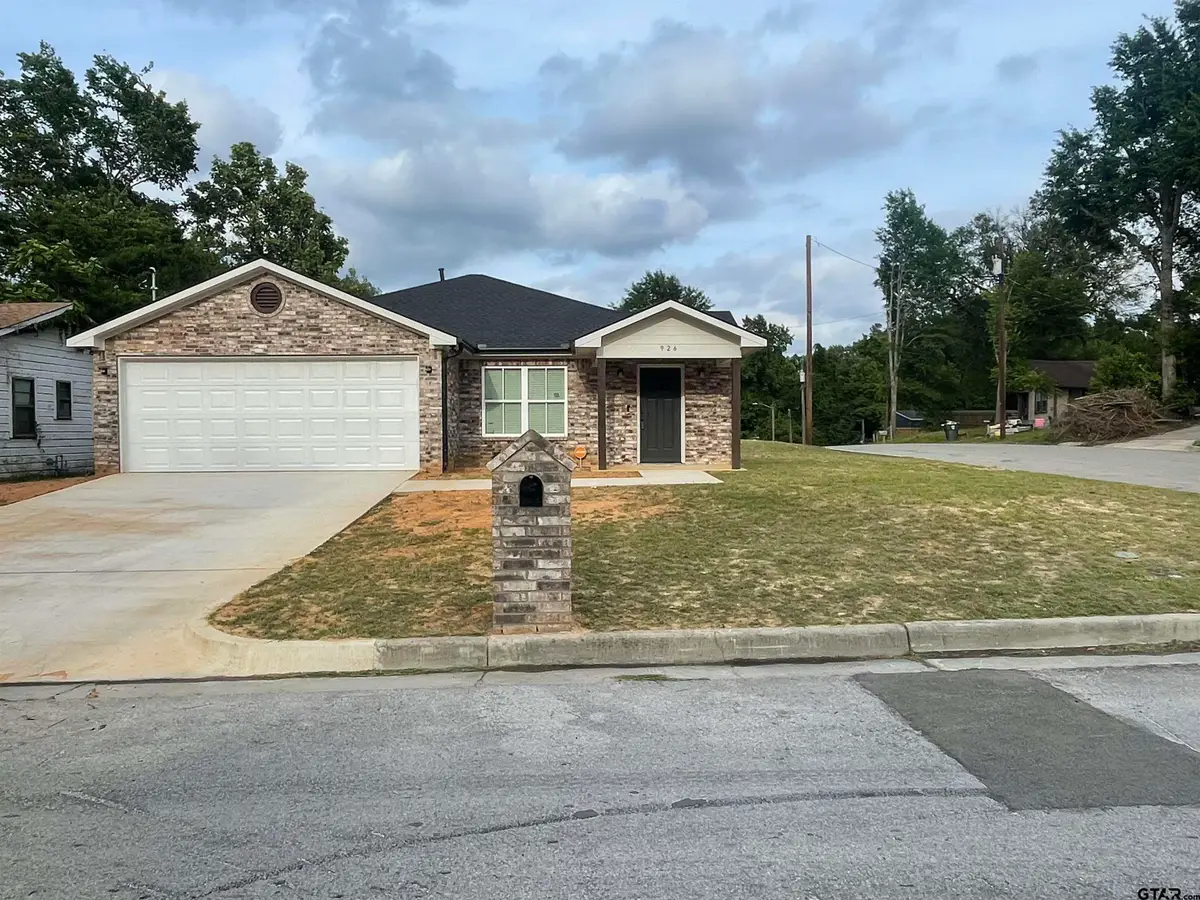 926 S Academy Ave, Tyler, TX 75701 - #1