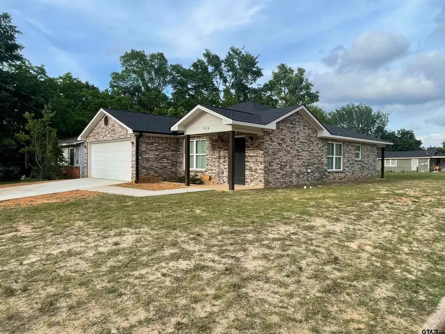 926 S Academy Ave, Tyler, TX 75701 - #3