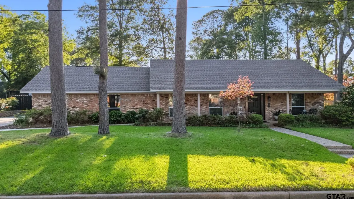 8229 Columbia Dr, Tyler, TX 75703 - #1