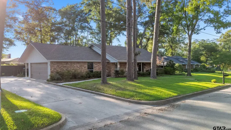 8229 Columbia Dr, Tyler, TX 75703 - #2