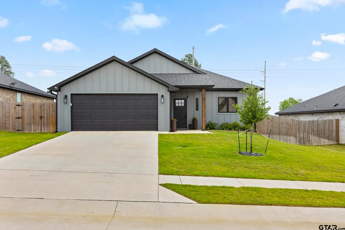 17322 Crossing Circle, Lindale, TX 75771 - #1