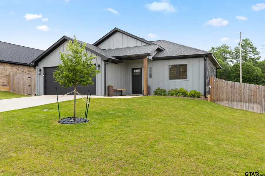 17322 Crossing Circle, Lindale, TX 75771 - #2