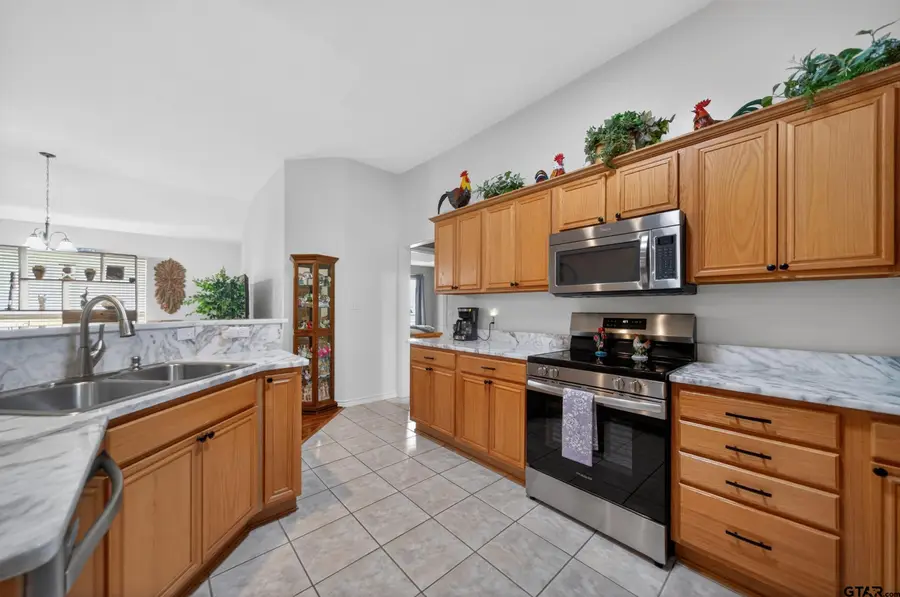 11231 Derby Dr., Flint, TX 75762 - #2