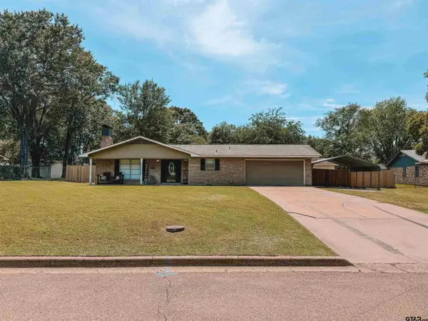 306 Kent Drive, Pittsburg, TX 75686