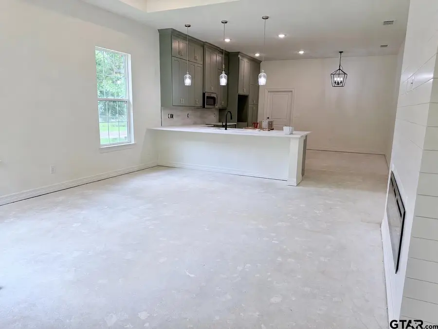 5350 First St, Chandler, TX 75758 - #2