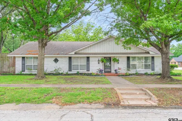 202 S Houston, Edgewood, TX 75117