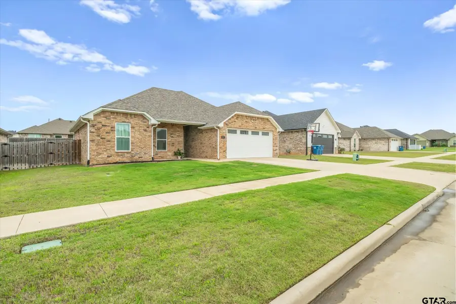 1707 Forestdale Boulevard, Whitehouse, TX 75791 - #2