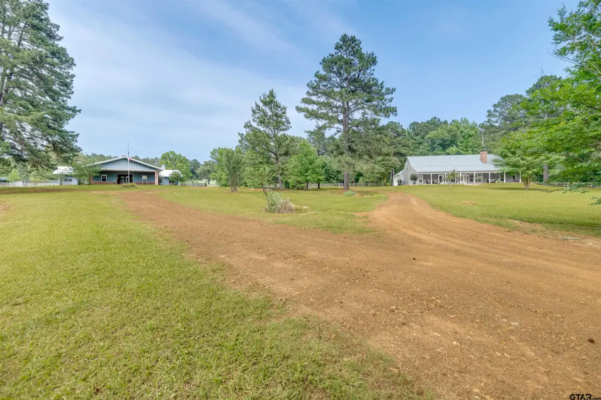 9689 E FM 837, Palestine, TX 75803 - #1
