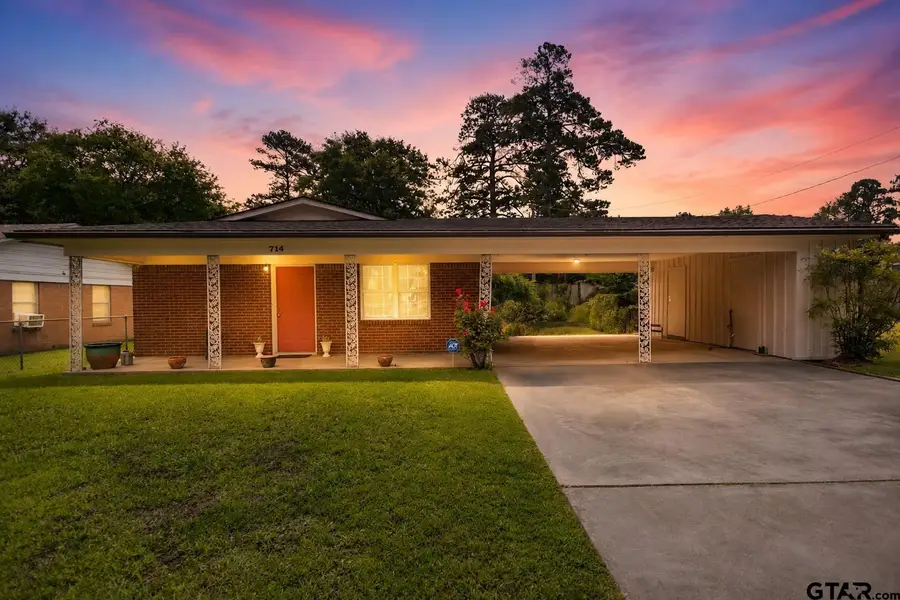 714 Marshall St., Carthage, TX 75633 - #2
