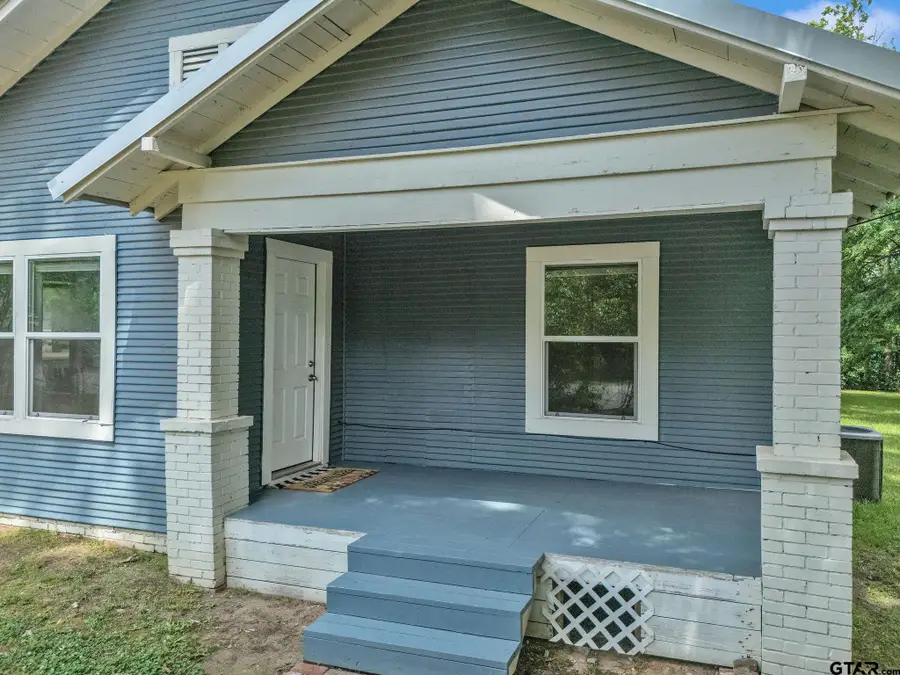 1409 N Carlyle Ave, Tyler, TX 75702 - #2