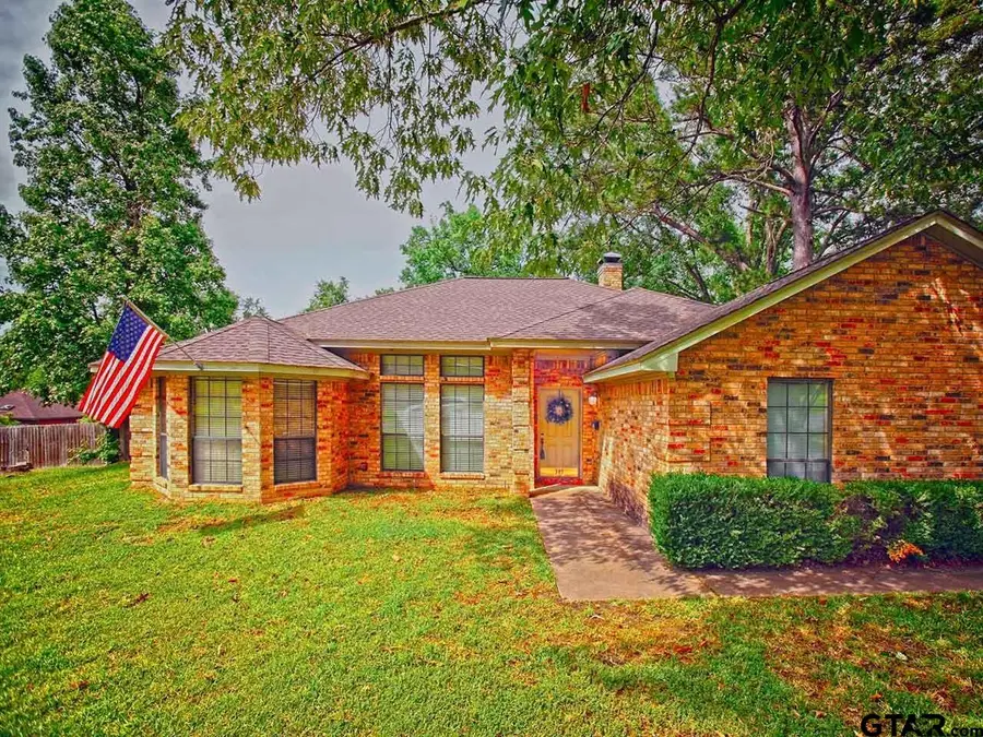 307 Bosque St, Chandler, TX 75758 - #2