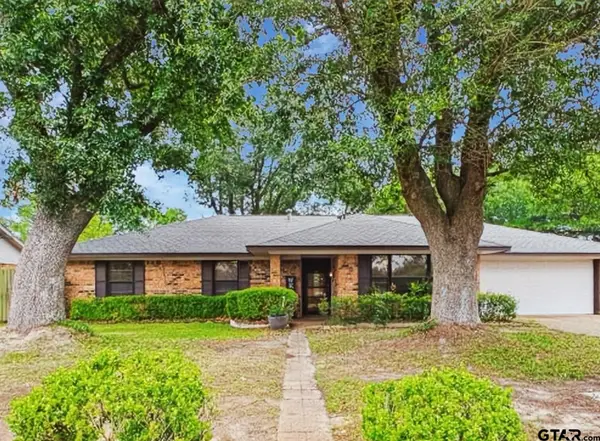 710 Bunny Rabbit Rd, Athens, TX 75751