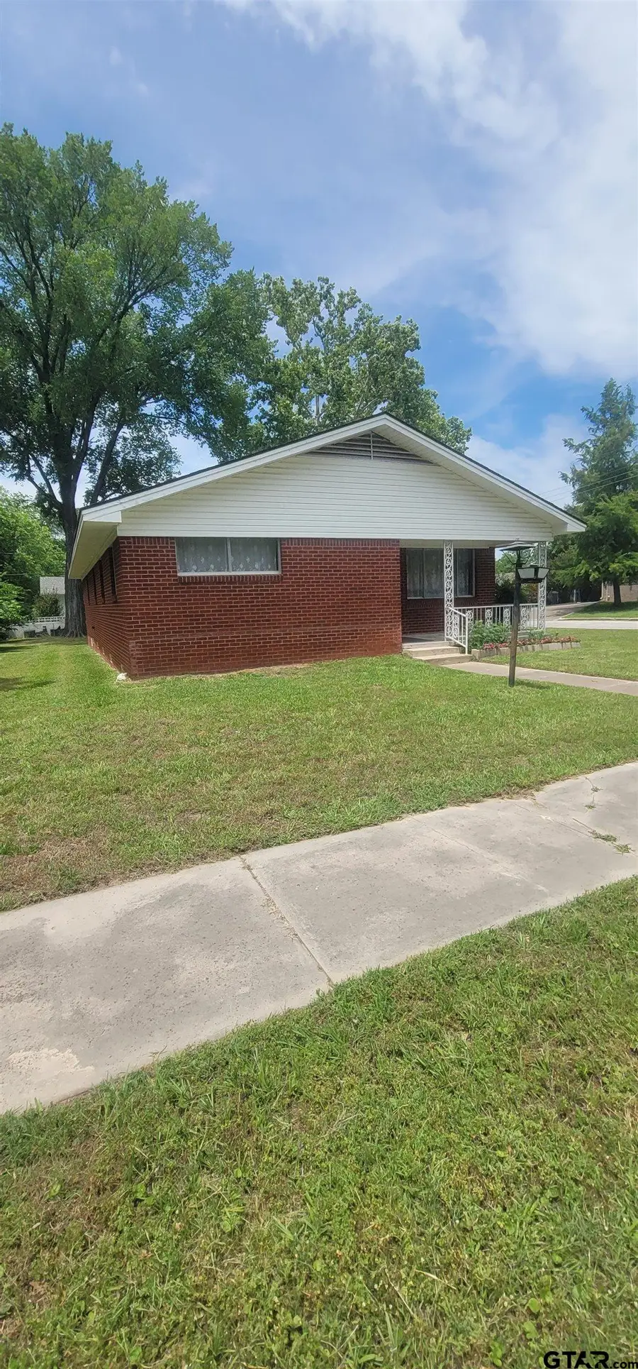 615 N Pacific St., Mineola, TX 75773 - #2