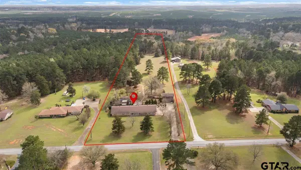 2320 Grangeway Rd, Marshall, TX 75672