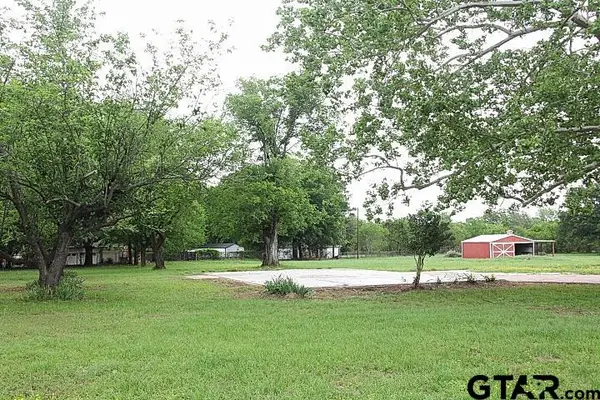 615 S Houston, Edgewood, TX 75117