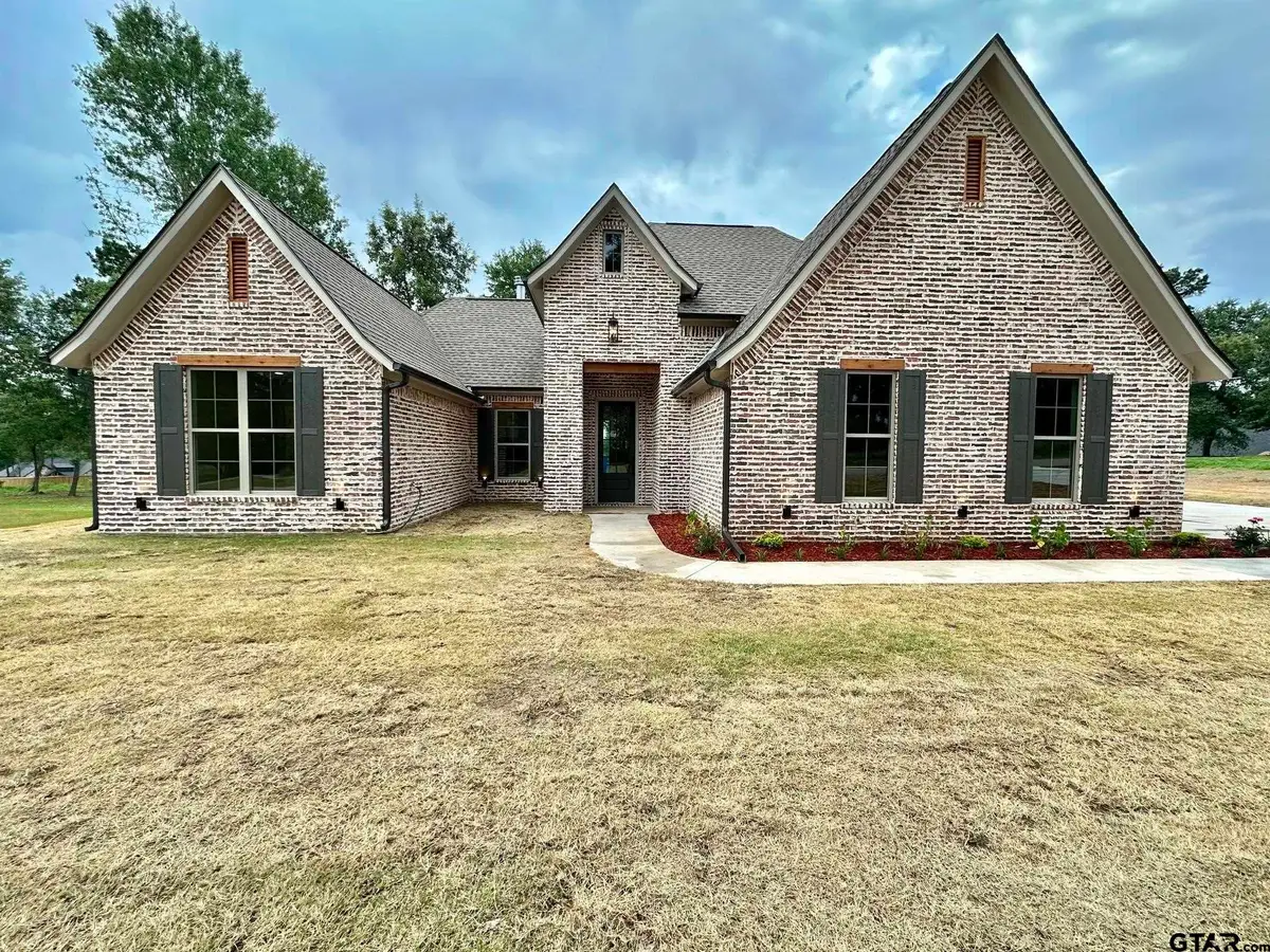 215 Clara Ln, Kilgore, TX 75662 - #1