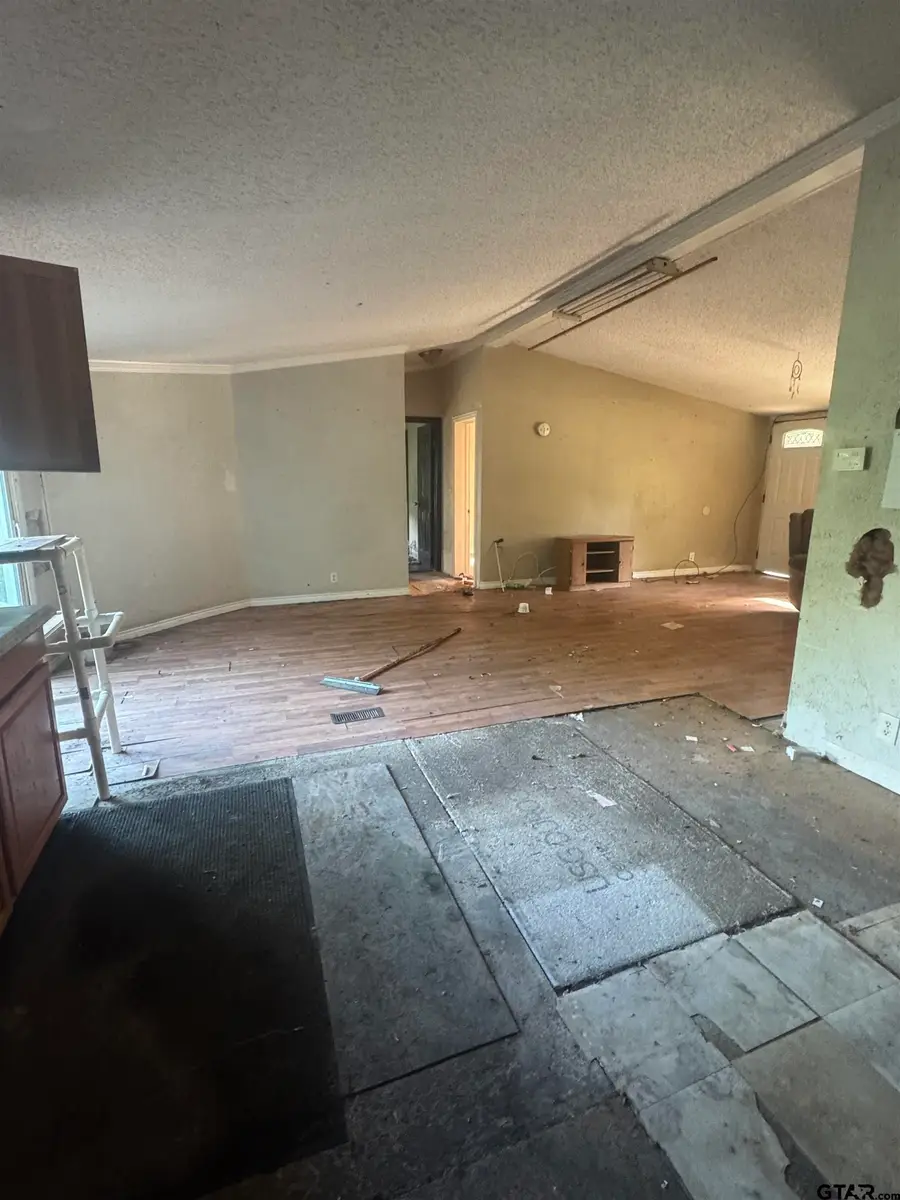 16401 Janan Dr., Tyler, TX 75707 - #3