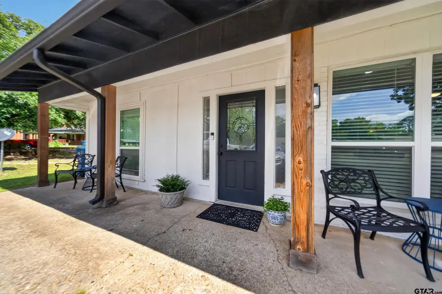 614 Colonial Dr, Athens, TX 75751 - #2