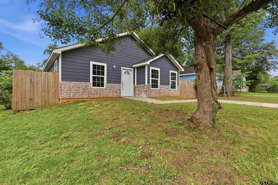 208 Lenox  St, Pittsburg, TX 75686 - #2