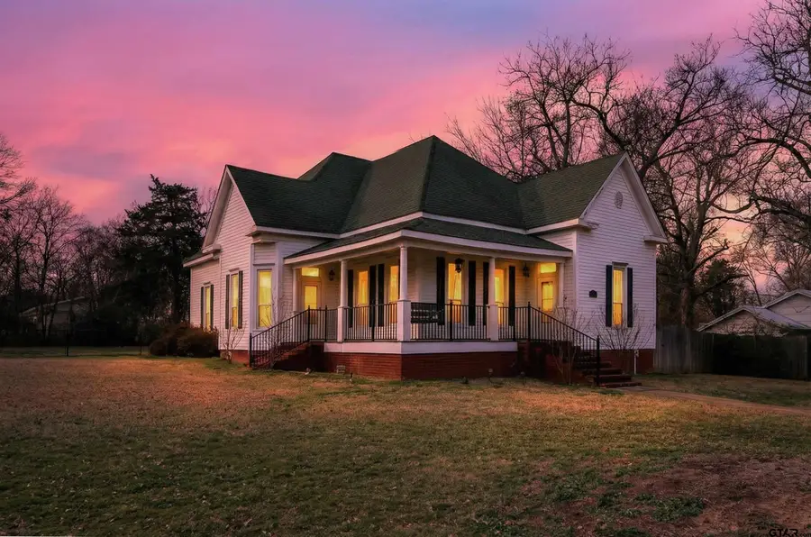 517 S Boyd, Lindale, TX 75771 - #2