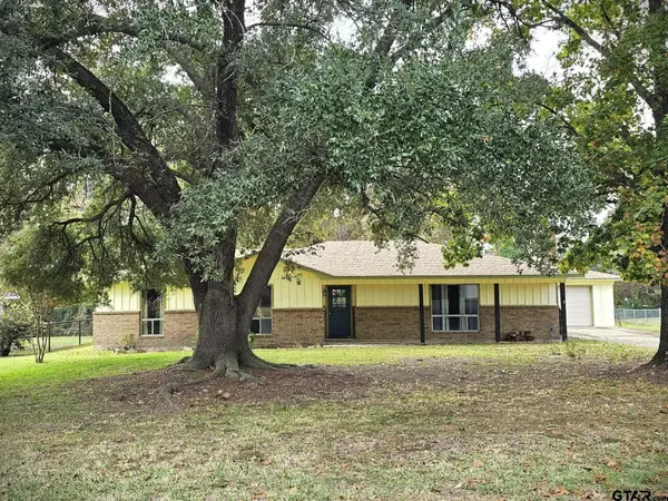 5779 N Cape Dr, Chandler, TX 75758