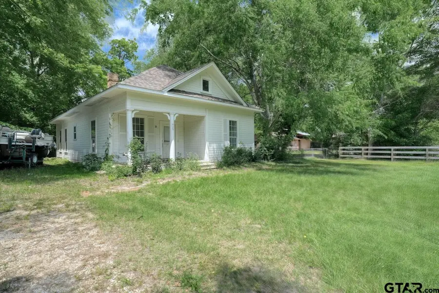 409 S Boyd St, Lindale, TX 75771 - #2