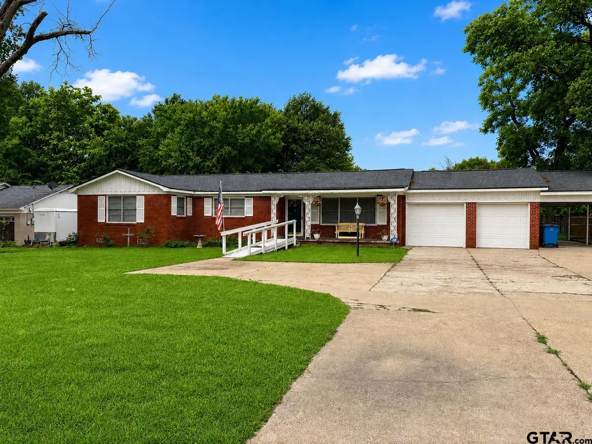 1611 N Pacific St, Mineola, TX 75773 - #1