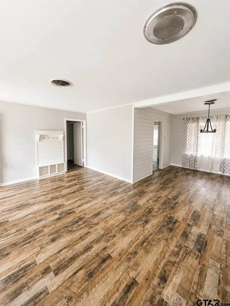 1611 N Pacific St, Mineola, TX 75773 - #2