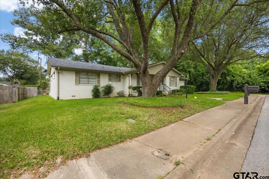 1000 Westwood Dr, Henderson, TX 75654 - #3