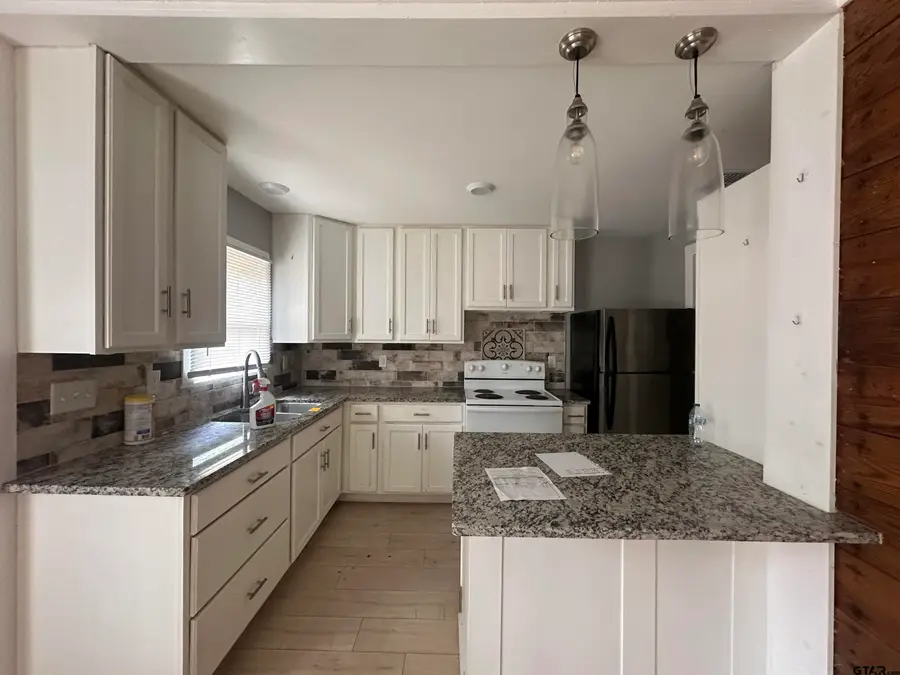 617 N Trinity ST, Gilmer, TX 75644 - #2