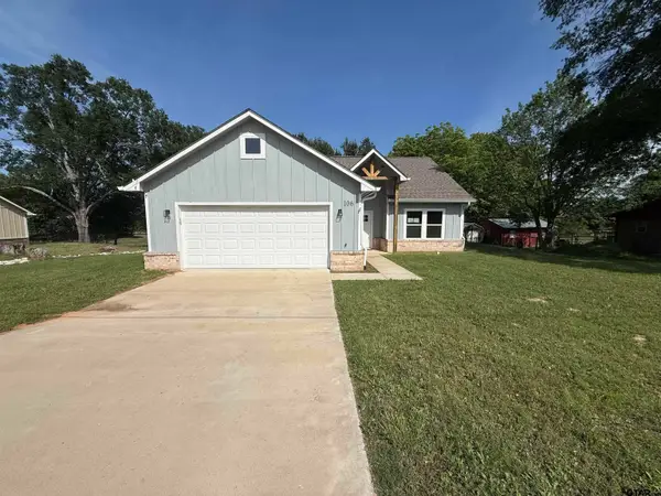 106 Elm St, Winona, TX 75792