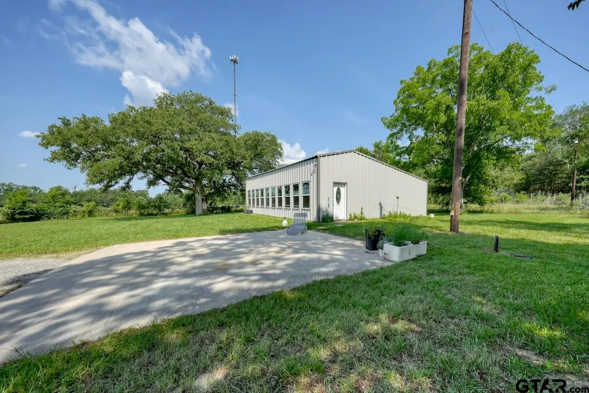 6899 N STATE HIGHWAY 19, Palestine, TX 75803 - #1