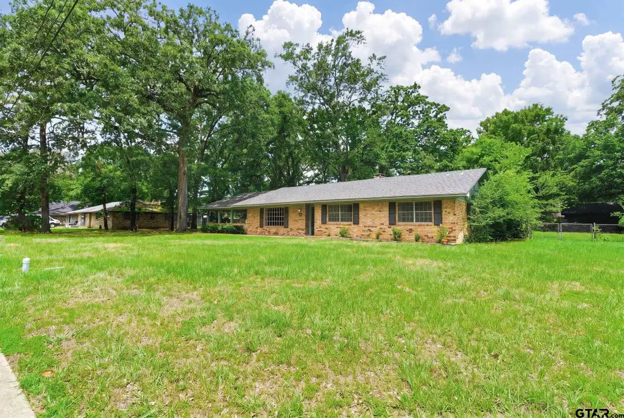 2005 Happy St., Mount Pleasant, TX 75455 - #2