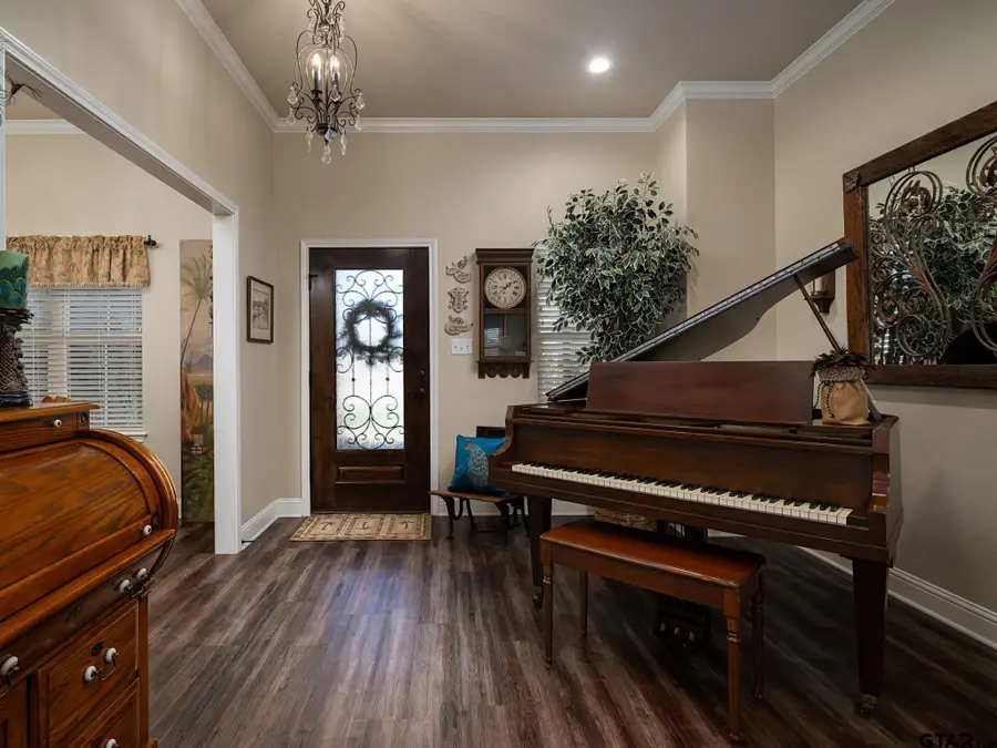 705 Reno, Chandler, TX 75758 - #3