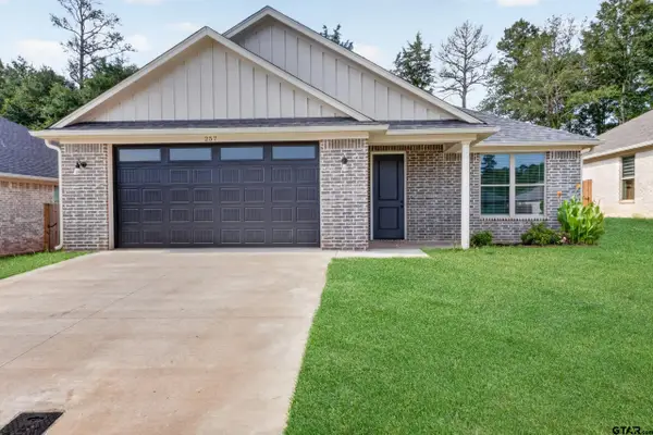 257 Oak Valley Dr., Gilmer, TX 75644