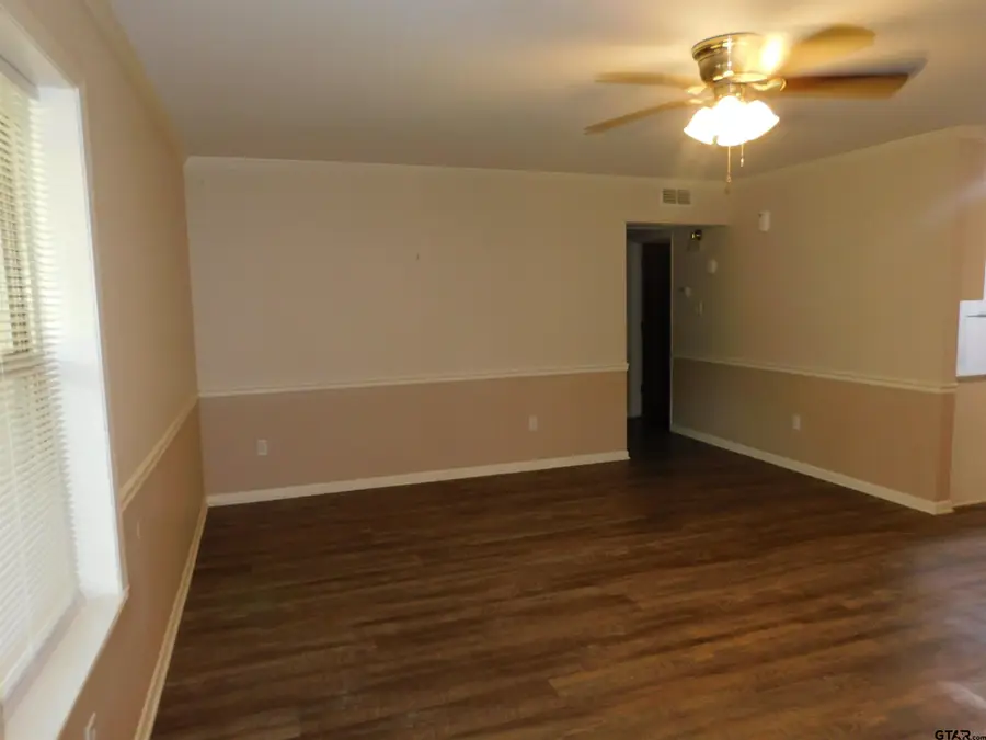 602 E South St Unit 8, Lindale, TX 75771 - #3