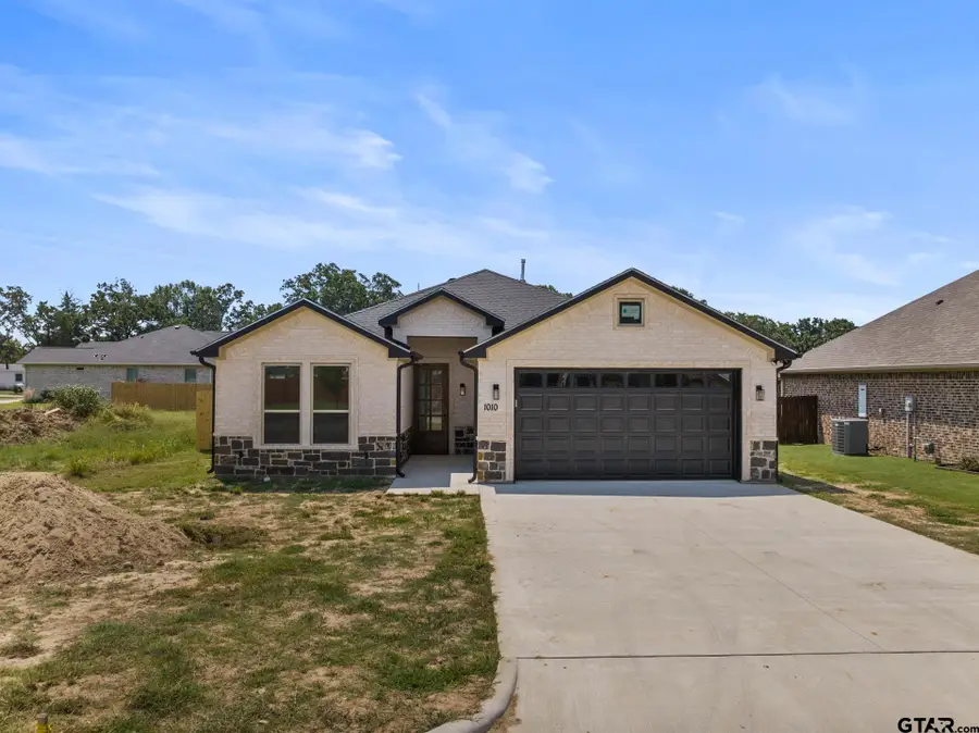 1010 Stone Wall, Mount Pleasant, TX 75456 - #2