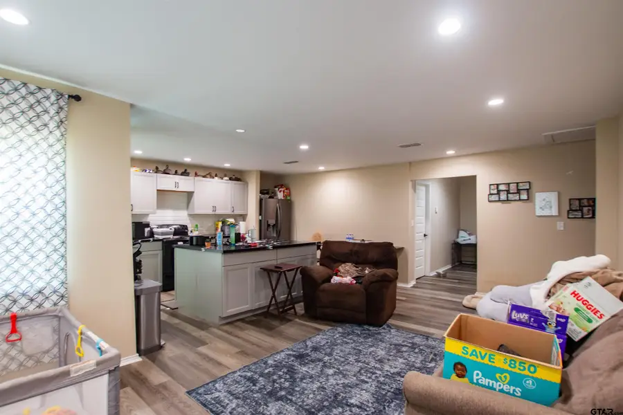 524 W Buchanan St, Mineola, TX 75773 - #2