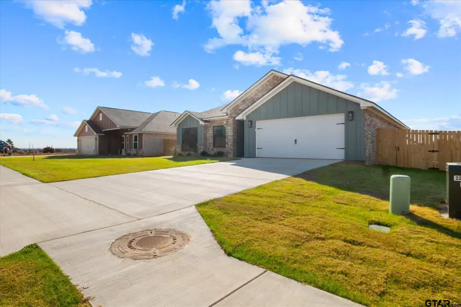 16529 Crossing Circle, Lindale, TX 75771 - #2