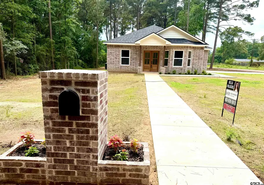 1219 Cherokee St, Longview, TX 75604 - #2
